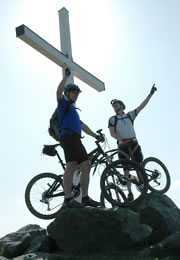 http://www.biken-willingen.de/uploads/pics/HF_Ankunft-Kreuz1_01.jpg